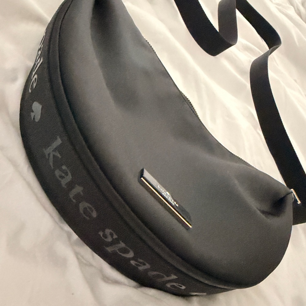 Kate Spade Black Crescent Shoulder Bag with Gold Hardware - Picture 4 of 6